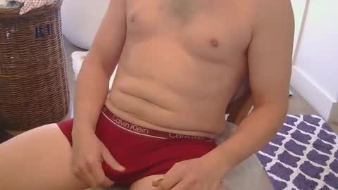 Snapshot of hugejass25 chatting on February 22, 2026, 5:44 pm hugejass25 online show from February 22, 2026, 5:44 pm