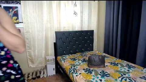 Snapshot of hugejuicyhotdog chatting on November 23, 2025, 5:24 pm hugejuicyhotdog online show from November 23, 2025, 5:24 pm