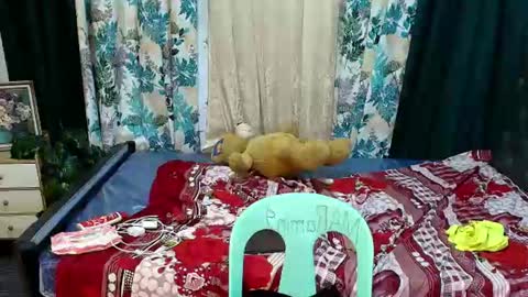Snapshot of hugemassivesnake chatting on June 24, 2026, 6:29 pm hugemassivesnake online show from June 24, 2026, 6:29 pm