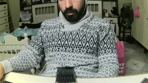 hugeveiny online show from March 12, 2025, 5:38 pm