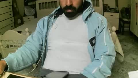 hugeveiny online show from May 20, 2026, 4:02 pm