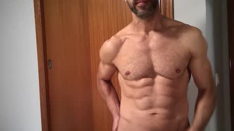 Snapshot of hugo_solo chatting on April 24, 2026, 5:15 pm Hugo online show from April 24, 2026, 5:15 pm