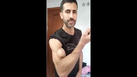 Snapshot of hugo_solo chatting on June 2, 2026, 6:21 pm Hugo online show from June 2, 2026, 6:21 pm