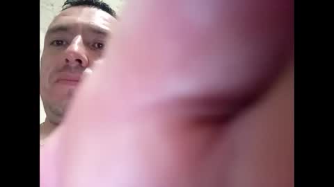 hugopaqui57 online show from April 28, 2026, 1:15 am