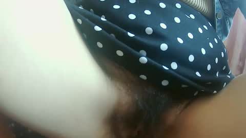 hujiajia520321431 online show from April 9, 2026, 6:19 am