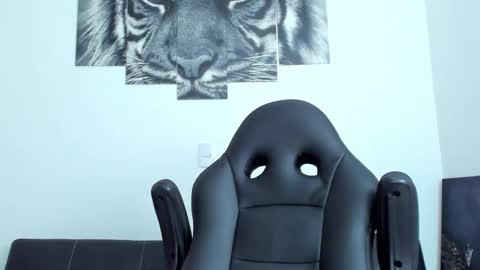 Snapshot of humber_eli chatting on October 8, 2025, 1:03 am Eli online show from October 8, 2025, 1:03 am