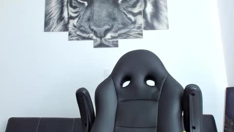 Snapshot of humber_eli chatting on October 30, 2025, 3:13 pm Eli online show from October 30, 2025, 3:13 pm