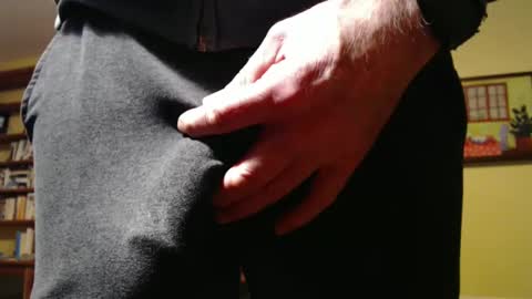 Snapshot of hung_hot_fit10 chatting on January 8, 2025, 5:37 am Big uncut cock dripping online show from January 8, 2025, 5:37 am