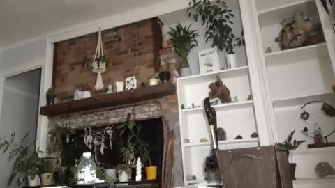 Snapshot of hungitalian40 chatting on November 13, 2025, 10:14 am hungitalian40 online show from November 13, 2025, 10:14 am