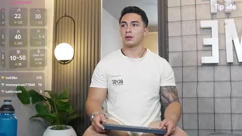 hunk_ryan online show from February 23, 2025, 9:05 pm