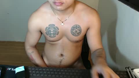 Snapshot of hunkyzeus chatting on January 9, 2025, 10:52 pm hunkyzeus online show from January 9, 2025, 10:52 pm