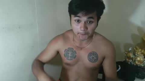 Snapshot of hunkyzeus chatting on December 20, 2025, 5:20 pm hunkyzeus online show from December 20, 2025, 5:20 pm