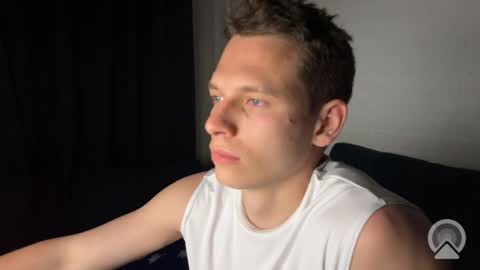 Snapshot of hunter_f1t chatting on May 31, 2026, 9:27 pm Hunter online show from May 31, 2026, 9:27 pm