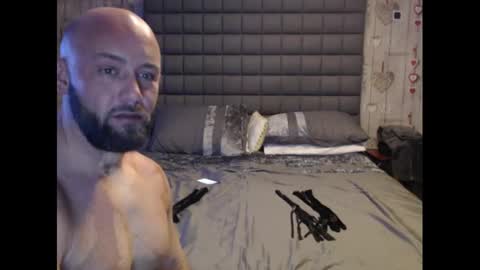 Snapshot of hunterandesme chatting on January 10, 2025, 6:31 am HunterandEsme online show from January 10, 2025, 6:31 am