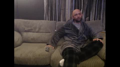 Snapshot of hunterandesme chatting on January 14, 2025, 6:17 pm HunterandEsme online show from January 14, 2025, 6:17 pm