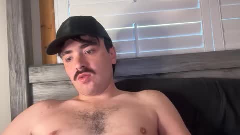 Snapshot of hunterbentleyy chatting on November 4, 2025, 8:41 pm Hunter online show from November 4, 2025, 8:41 pm