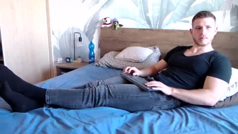 Snapshot of hunterbridges chatting on February 1, 2025, 8:08 am Hunter Bridges online show from February 1, 2025, 8:08 am