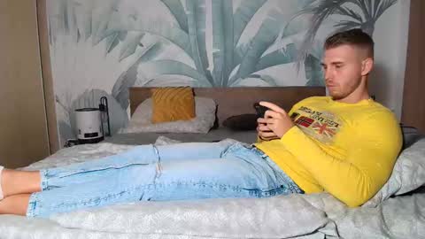 Snapshot of hunterbridges chatting on September 25, 2025, 9:02 am Hunter Bridges online show from September 25, 2025, 9:02 am