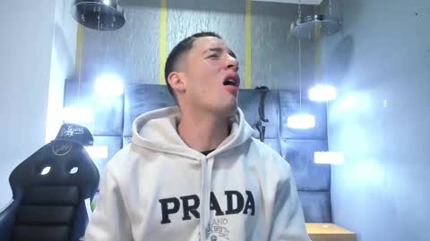 hunterheat_ online show from March 19, 2026, 11:58 am