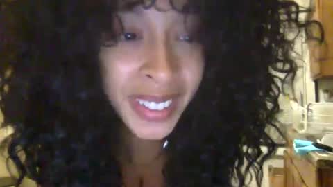 Snapshot of hunyybunz chatting on December 14, 2024, 12:55 am Goddess Hunyy online show from December 14, 2024, 12:55 am