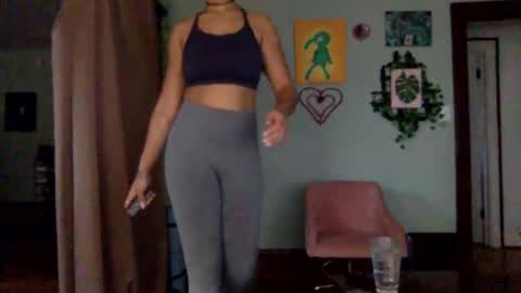 Snapshot of hunyybunz chatting on December 18, 2024, 4:06 pm Goddess Hunyy online show from December 18, 2024, 4:06 pm