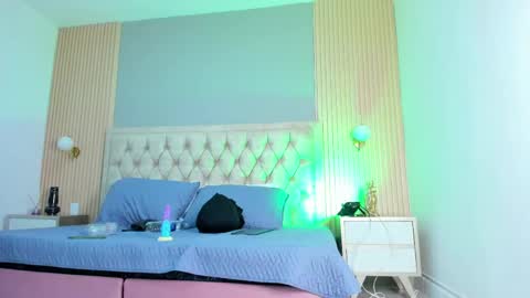 hxxyro online show from April 13, 2026, 1:05 pm