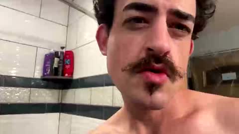 Snapshot of hydrakinglaser chatting on November 2, 2025, 8:39 am hydrakinglaser online show from November 2, 2025, 8:39 am