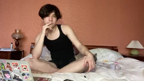 Snapshot of hypomania2 chatting on January 26, 2025, 1:04 pm hypomania online show from January 26, 2025, 1:04 pm