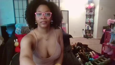 Snapshot of hysteriaheels chatting on June 4, 2026, 10:27 pm HysteriaHeels online show from June 4, 2026, 10:27 pm