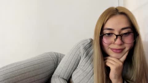 Snapshot of hyunjooo chatting on October 2, 2025, 8:27 pm Hyun Joo online show from October 2, 2025, 8:27 pm