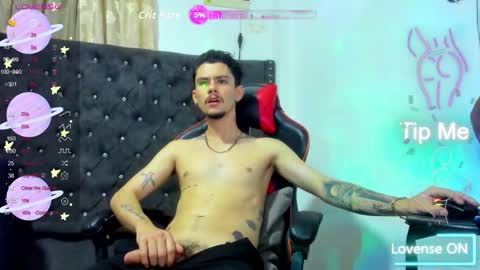 Snapshot of i_am_kelvis_ chatting on October 13, 2025, 10:43 pm kelvis online show from October 13, 2025, 10:43 pm