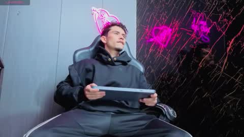 Snapshot of i_am_kelvis_ chatting on November 9, 2025, 8:34 am kelvis online show from November 9, 2025, 8:34 am