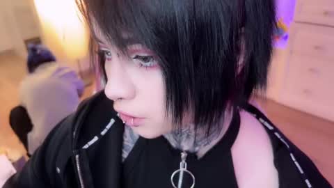 Snapshot of i_died_again chatting on December 7, 2024, 11:07 am Asya online show from December 7, 2024, 11:07 am