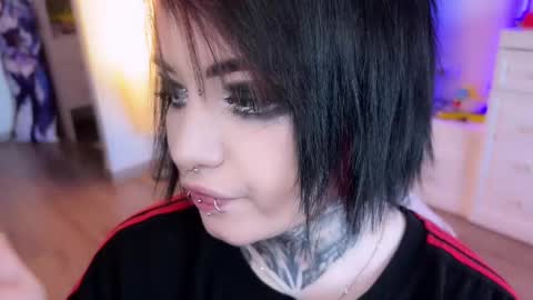 Snapshot of i_died_again chatting on December 11, 2024, 11:08 am Asya online show from December 11, 2024, 11:08 am