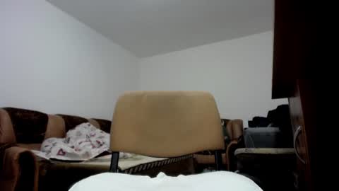 Snapshot of i_like_older_men chatting on July 13, 2026, 5:43 am i_like_older_men online show from July 13, 2026, 5:43 am