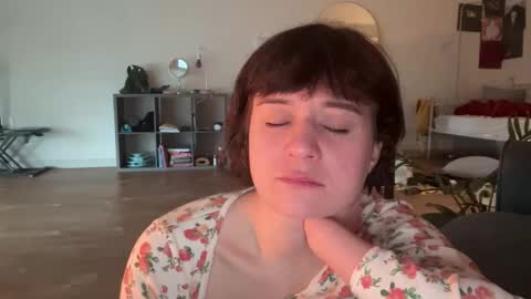 Olive online show from February 7, 2026, 9:40 pm