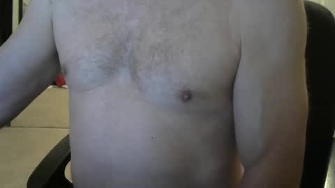 Snapshot of i_was_a_shy_dad chatting on November 19, 2025, 1:44 pm i_was_a_shy_dad online show from November 19, 2025, 1:44 pm