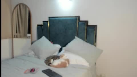 Snapshot of iam_brina04 chatting on October 30, 2025, 4:14 am Brina online show from October 30, 2025, 4:14 am