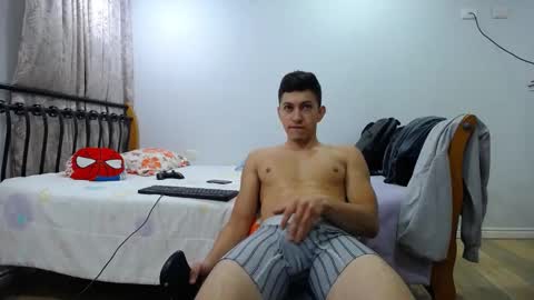 iam_yourbabyprincess_xd online show from February 6, 2025, 6:51 am