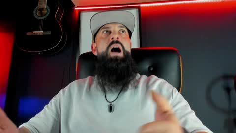 Snapshot of iamalexander_ chatting on December 10, 2024, 1:22 pm Lex online show from December 10, 2024, 1:22 pm