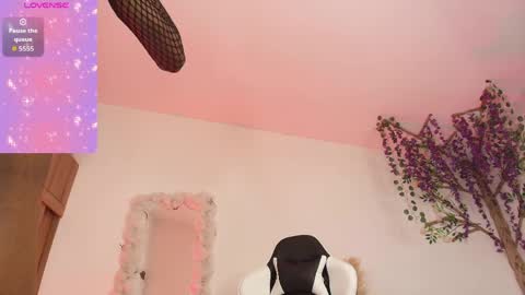 Snapshot of iamandrey_ chatting on April 14, 2026, 11:00 pm iamandrey_ online show from April 14, 2026, 11:00 pm