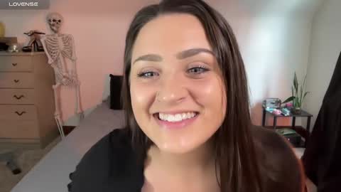 Crystal online show from January 28, 2025, 5:14 pm