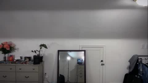 Crystal online show from January 19, 2026, 9:02 am