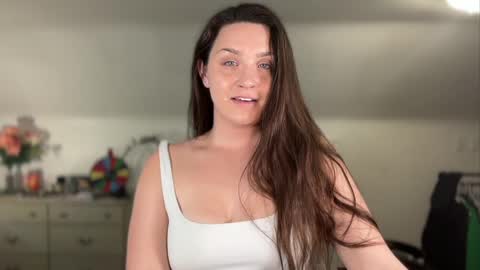 Crystal online show from April 1, 2026, 3:29 am