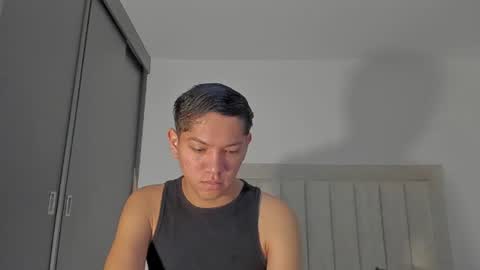 Snapshot of iamjulian_ chatting on July 2, 2026, 11:27 am Juliiiiian online show from July 2, 2026, 11:27 am