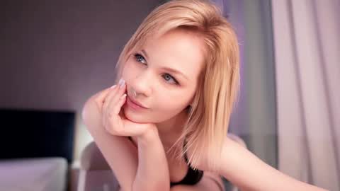 Nina  online show from January 18, 2025, 5:59 pm