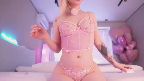 Nina  online show from February 8, 2026, 2:42 pm