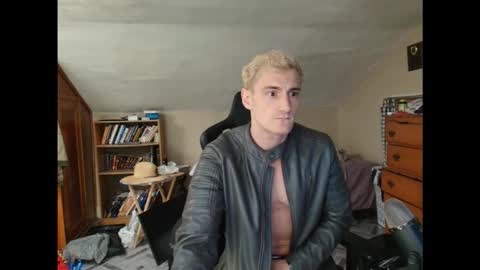 Snapshot of iamtommyparker chatting on November 4, 2025, 10:09 pm iamtommyparker online show from November 4, 2025, 10:09 pm