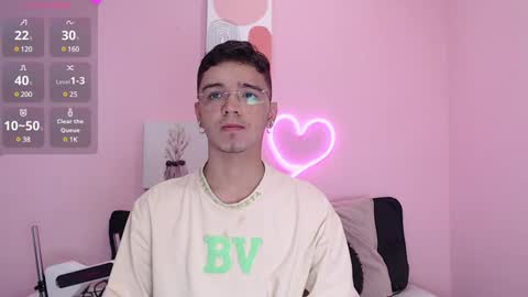 Snapshot of ian_castillo_ chatting on December 17, 2024, 11:28 am IAN CASTILLO online show from December 17, 2024, 11:28 am