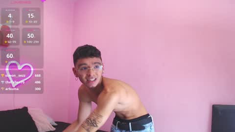 Snapshot of ian_castillo_ chatting on December 31, 2024, 5:18 pm IAN CASTILLO online show from December 31, 2024, 5:18 pm